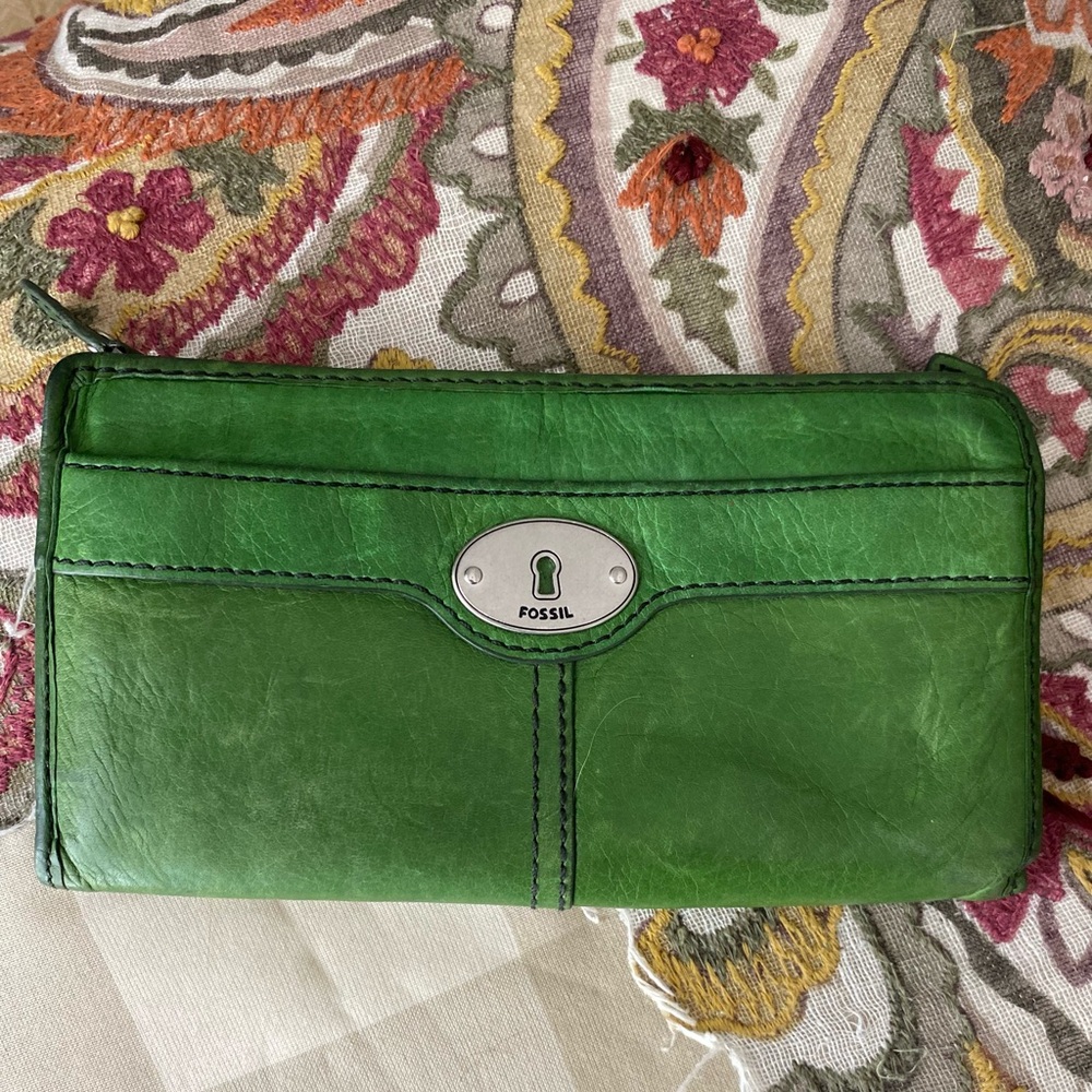 📌SALE📌, FOSSIL Women’s Emory Leather Clutch Wallet